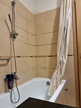 Snapshot of Budibudi5 chatting on 02.21.25 Budibudi5 online show from 02.21.25