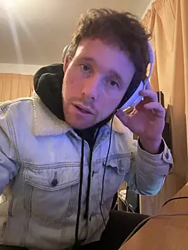 Snapshot of teeballin0001 chatting on 09.24.25 teeballin0001 online show from 09.24.25