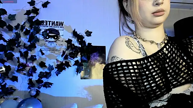 Snapshot of marynixoxo chatting on 02.25.25 marynixoxo online show from 02.25.25