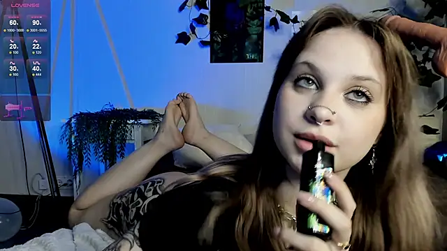 Snapshot of marynixoxo chatting on 03.04.25 marynixoxo online show from 03.04.25