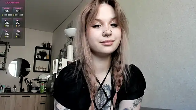 Snapshot of marynixoxo chatting on 03.22.25 marynixoxo online show from 03.22.25