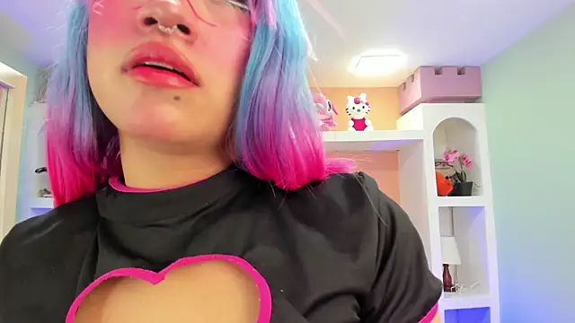 Snapshot of miss___megan chatting on 10.07.25 miss megan online show from 10.07.25