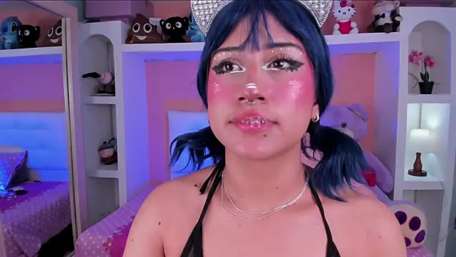 Snapshot of miss___megan chatting on 11.11.25 miss megan online show from 11.11.25