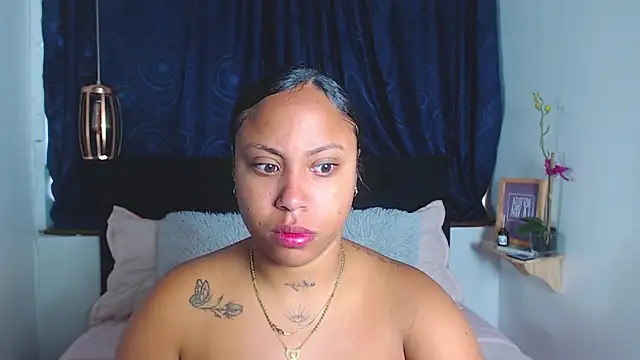 Snapshot of rebeka_kenye chatting on 02.18.25 rebeka kenye online show from 02.18.25