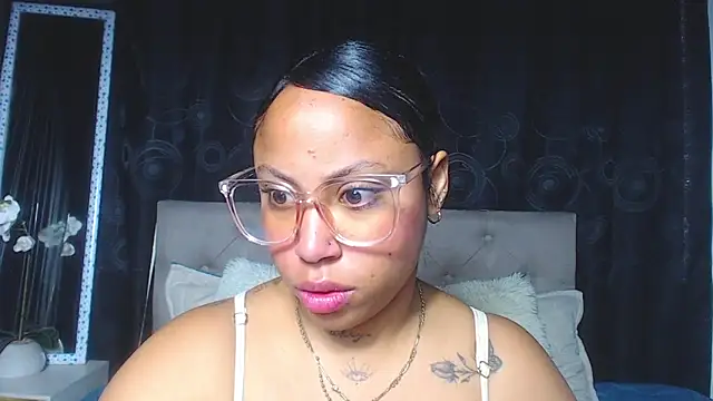 Snapshot of rebeka_kenye chatting on 03.04.25 rebeka kenye online show from 03.04.25