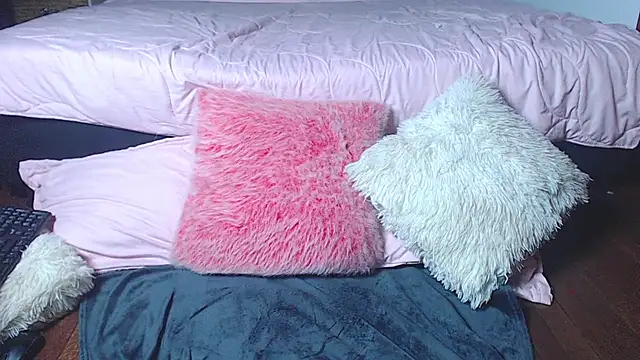 Snapshot of rebeka_kenye chatting on 03.19.25 rebeka kenye online show from 03.19.25