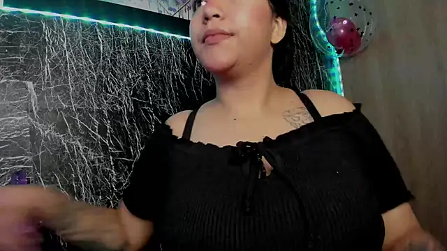 Snapshot of Bellota_Girl chatting on 03.09.25 Bellota Girl online show from 03.09.25