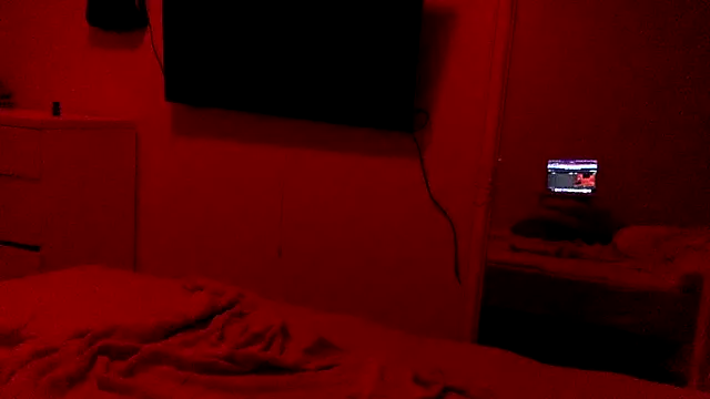 Snapshot of Bleueyez007 chatting on 10.07.25 Bleueyez007 online show from 10.07.25