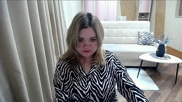 Snapshot of Finna_39 chatting on 02.20.25 Finna 39 online show from 02.20.25