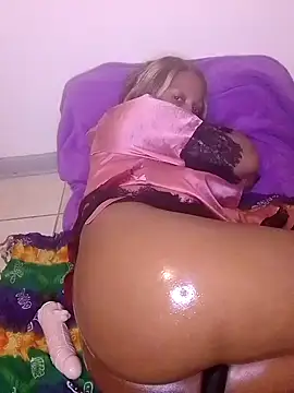 Snapshot of ChloeBab chatting on 10.16.25 ChloeBab online show from 10.16.25