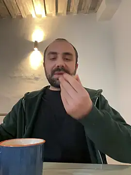 Snapshot of morfeoX chatting on 02.25.25 morfeoX online show from 02.25.25