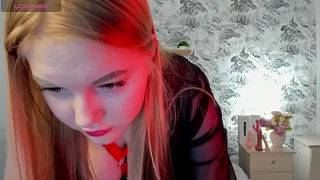 Snapshot of DonnaSmith chatting on 03.08.25 DonnaSmith online show from 03.08.25