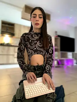 Snapshot of candycami19 chatting on 10.07.25 candycami19 online show from 10.07.25