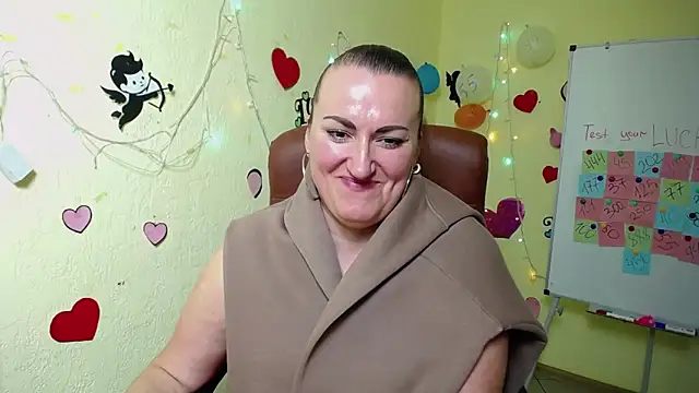 Snapshot of DianaMGG chatting on 02.27.25 DianaMGG online show from 02.27.25