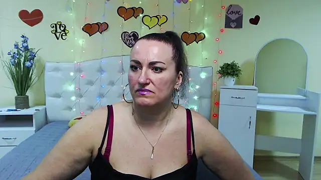 Snapshot of DianaMGG chatting on 03.12.25 DianaMGG online show from 03.12.25