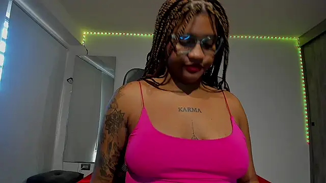 Snapshot of ZahraRose chatting on 03.07.25 ZahraRose online show from 03.07.25