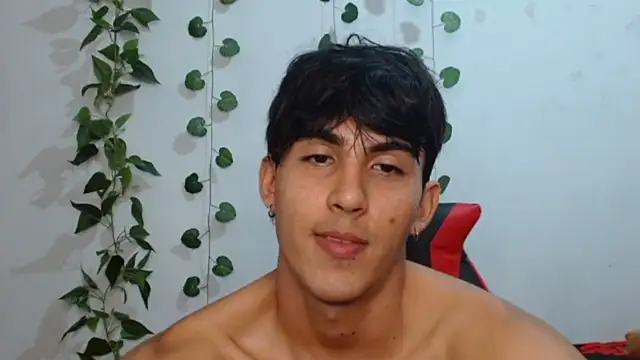 Snapshot of neithanzynxx chatting on 02.25.25 neithanzynxx online show from 02.25.25