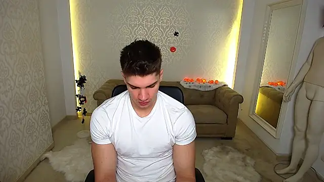 MaxKaiden online show from 10.21.25