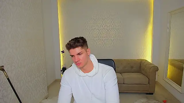 MaxKaiden online show from 11.05.25