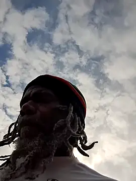 Snapshot of KingSlim56 chatting on 10.04.25 KingSlim56 online show from 10.04.25