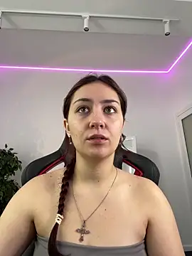 AshleySkott  online show from 09.15.25