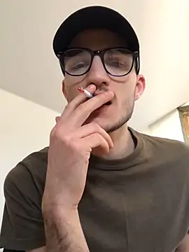 Snapshot of yoyoboy988 chatting on 03.08.25 yoyoboy988 online show from 03.08.25