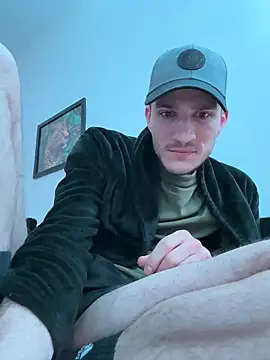 Snapshot of yoyoboy988 chatting on 03.08.25 yoyoboy988 online show from 03.08.25