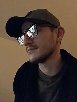 Snapshot of yoyoboy988 chatting on 03.11.25 yoyoboy988 online show from 03.11.25