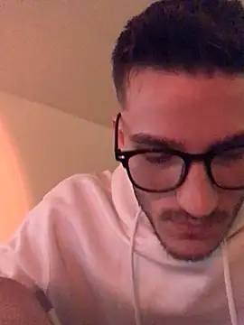 Snapshot of yoyoboy988 chatting on 03.11.25 yoyoboy988 online show from 03.11.25