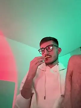 Snapshot of yoyoboy988 chatting on 03.18.25 yoyoboy988 online show from 03.18.25