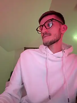 Snapshot of yoyoboy988 chatting on 03.18.25 yoyoboy988 online show from 03.18.25