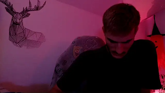 Snapshot of yoyoboy988 chatting on 09.29.25 yoyoboy988 online show from 09.29.25