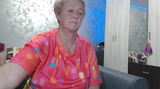 RosesandLillies online show from 01.18.25