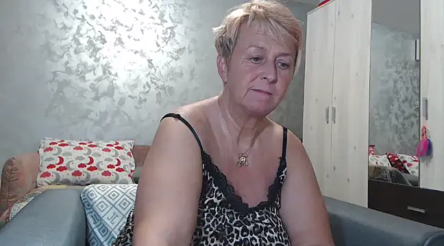 RosesandLillies online show from 01.30.25