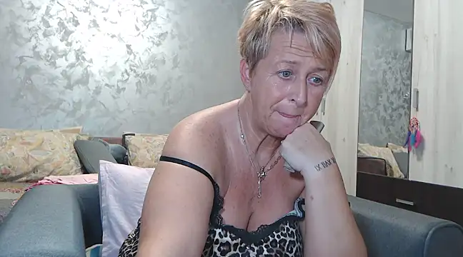 RosesandLillies online show from 02.04.25