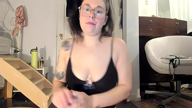 Snapshot of Rosiee69_ chatting on 02.24.25 Rosiee69  online show from 02.24.25