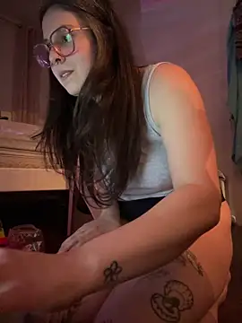 Snapshot of Rosiee69_ chatting on 03.04.25 Rosiee69  online show from 03.04.25