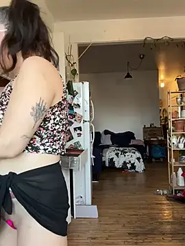 Snapshot of Rosiee69_ chatting on 03.20.25 Rosiee69  online show from 03.20.25