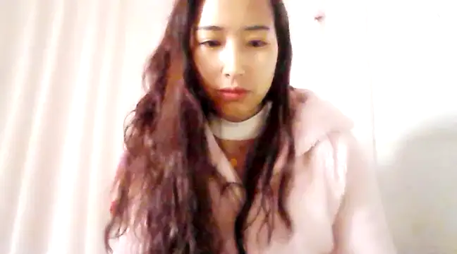 Snapshot of hebe-02 chatting on 02.23.25 hebe-02 online show from 02.23.25