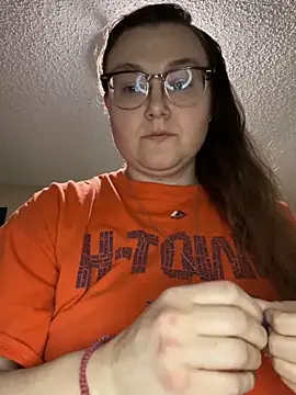 Snapshot of HTXBELLE chatting on 03.18.25 HTXBELLE online show from 03.18.25
