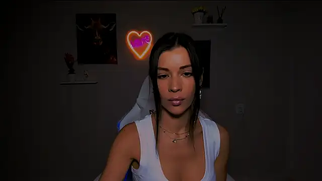 Snapshot of KetiWils chatting on 03.04.25 KetiWils online show from 03.04.25