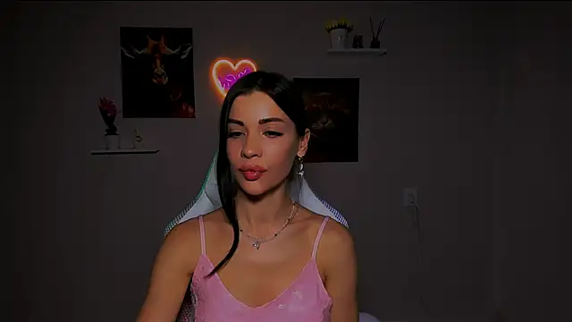 Snapshot of KetiWils chatting on 03.08.25 KetiWils online show from 03.08.25