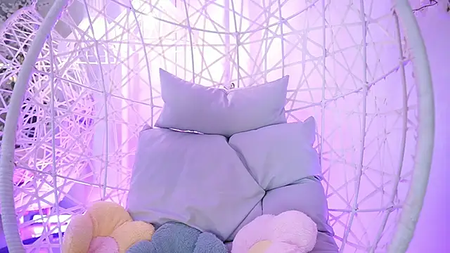 Snapshot of SaharaKramer chatting on 02.22.25 SaharaKramer online show from 02.22.25