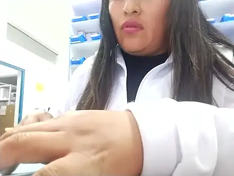 Snapshot of Lobitasexiii chatting on 10.11.25 Lobitasexiii online show from 10.11.25