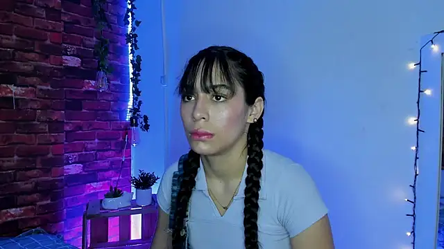 Snapshot of TANIA_06 chatting on 09.10.25 TANIA 06 online show from 09.10.25