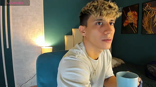 Allex Cano online show from 03.02.25