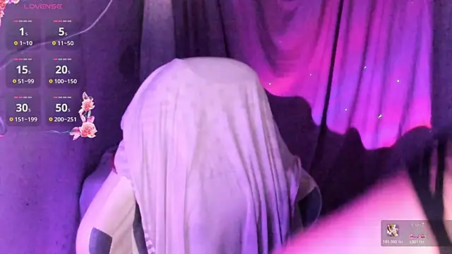 Snapshot of brii69 chatting on 10.22.25 brii69 online show from 10.22.25