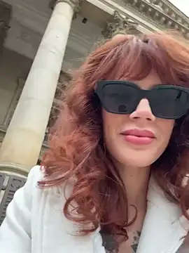 Snapshot of FrancescaFerra chatting on 10.14.25 FrancescaFerra online show from 10.14.25