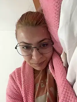 KittieHallo online show from 02.22.25