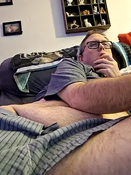 Snapshot of Smallone327 chatting on 03.08.25 Smallone327 online show from 03.08.25